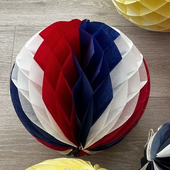 Vintage Honeycomb Decorations Set of 9 Bells Balls Ornament Hanging Party Retro - Picture 3 of 10